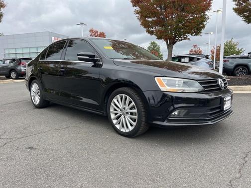 2015 Volkswagen Jetta Auto SE w/Connectivity/Navigation