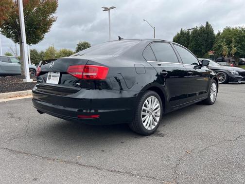 2015 Volkswagen Jetta Auto SE w/Connectivity/Navigation