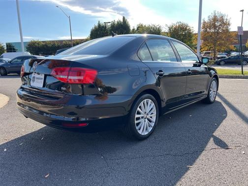 2015 Volkswagen Jetta Auto SE w/Connectivity/Navigation