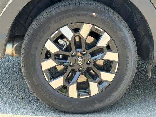 2025 Hyundai SANTA CRUZ SEL Activity