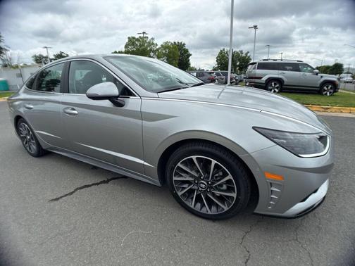 Shimmering Silver Pearl 2020 Hyundai SONATA Limited
