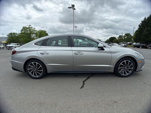 Shimmering Silver Pearl 2020 Hyundai SONATA Limited