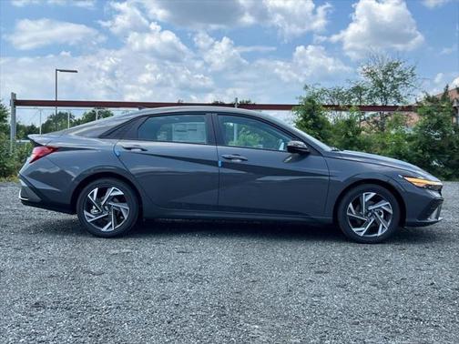 2025 Hyundai ELANTRA Sport