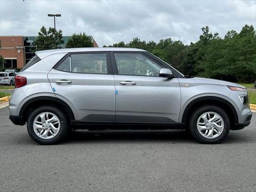 2025 Hyundai VENUE SE