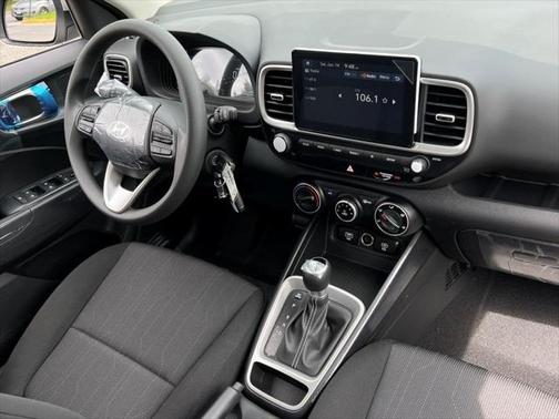 2025 Hyundai VENUE SE