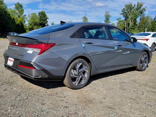 2025 Hyundai ELANTRA HEV SEL Sport