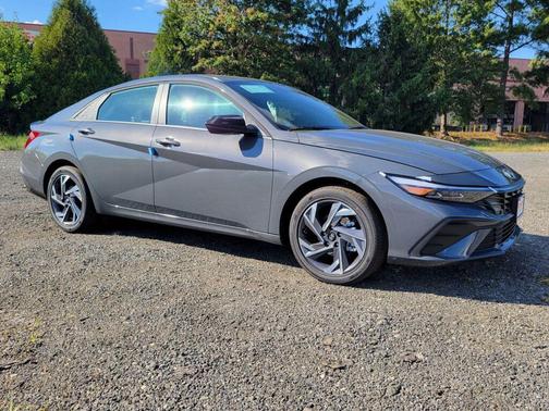 2025 Hyundai ELANTRA HEV SEL Sport