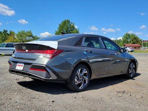 2025 Hyundai ELANTRA Sport