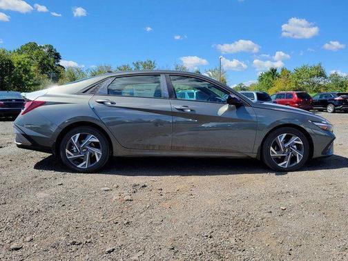 2025 Hyundai ELANTRA Sport