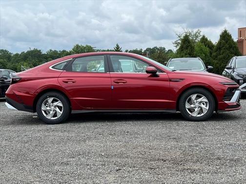 2025 Hyundai SONATA SE