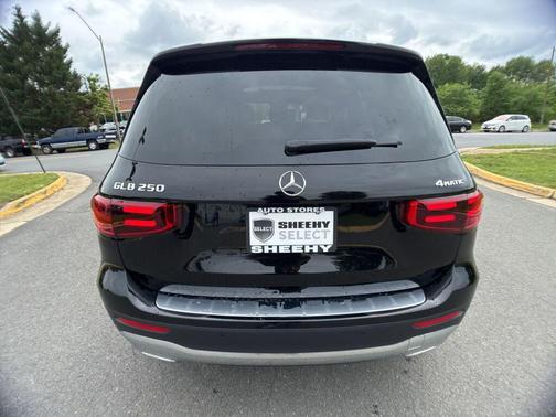 Black 2024 Mercedes-Benz GLB 250 4MATIC