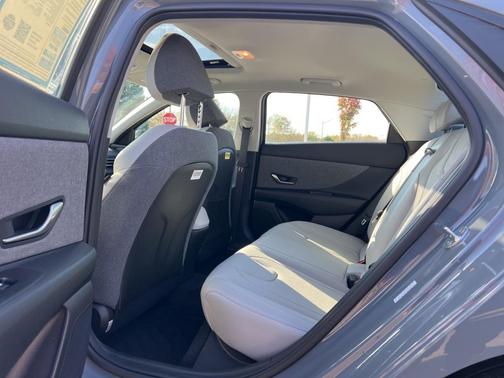 2021 Hyundai ELANTRA Limited
