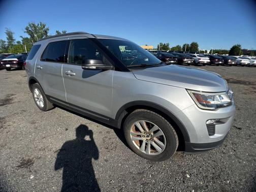 Ingot Silver 2018 Ford Explorer XLT