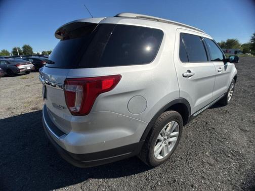 Ingot Silver 2018 Ford Explorer XLT