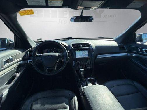 Ingot Silver Metallic 2018 Ford Explorer XLT