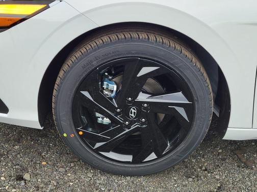 2026 Hyundai ELANTRA Sport