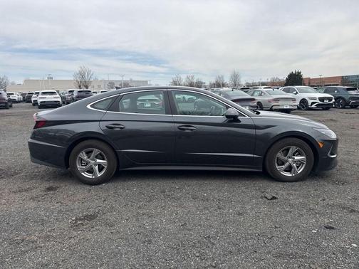 2023 Hyundai SONATA SE