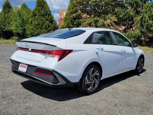 2025 Hyundai ELANTRA Sport