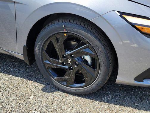 Fluid Metal 2026 Hyundai ELANTRA Sport