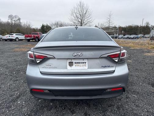 2016 Hyundai SONATA Hybrid SE