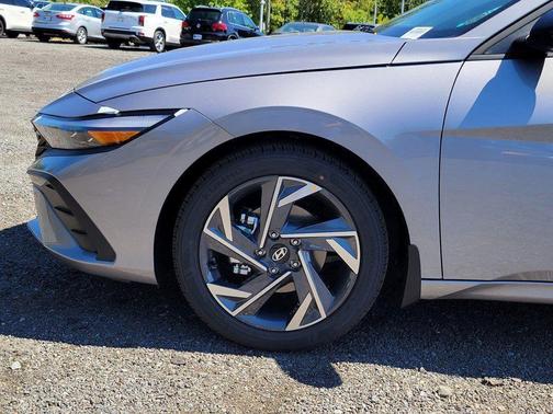 2025 Hyundai ELANTRA Sport