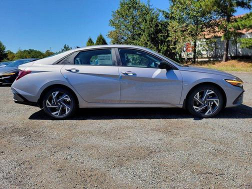 2025 Hyundai ELANTRA Sport