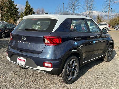 2026 Hyundai VENUE SEL w/Two-Tone Roof