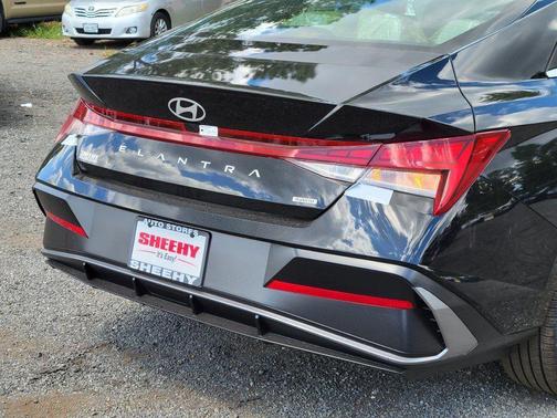 2025 Hyundai ELANTRA HEV Limited