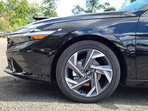 2025 Hyundai ELANTRA HEV Limited