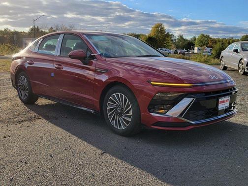 2025 Hyundai SONATA Hybrid SE