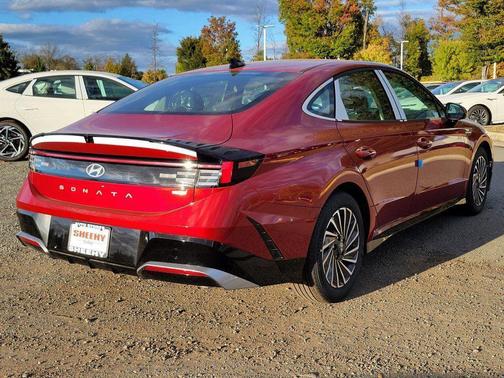 2025 Hyundai SONATA Hybrid SE