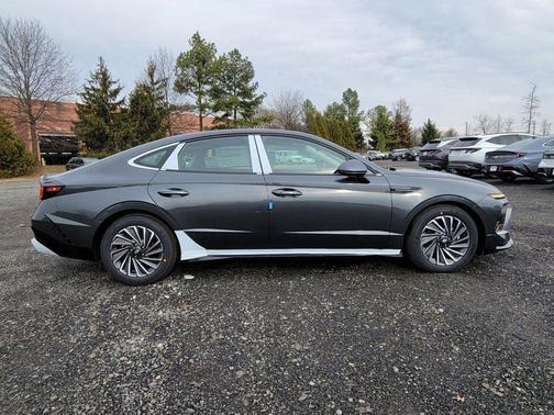 2026 Hyundai SONATA Hybrid SE