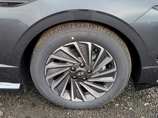 2026 Hyundai SONATA Hybrid SE