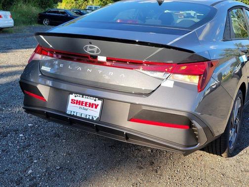 2025 Hyundai ELANTRA Sport