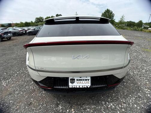 Glacier 2022 Kia EV6 Wind