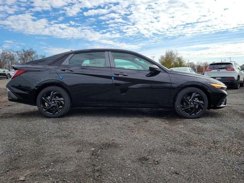 2026 Hyundai ELANTRA Sport