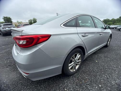 Symphony Silver 2015 Hyundai SONATA SE