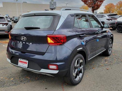 2026 Hyundai VENUE SEL w/Two-Tone Roof