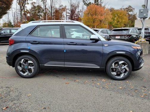 2026 Hyundai VENUE SEL w/Two-Tone Roof