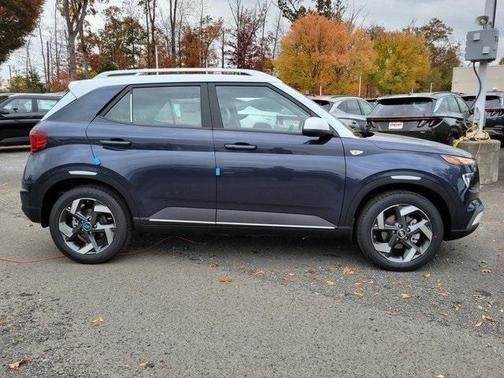 2026 Hyundai VENUE SEL w/Two-Tone Roof