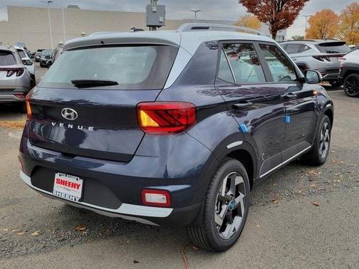 2026 Hyundai VENUE SEL w/Two-Tone Roof