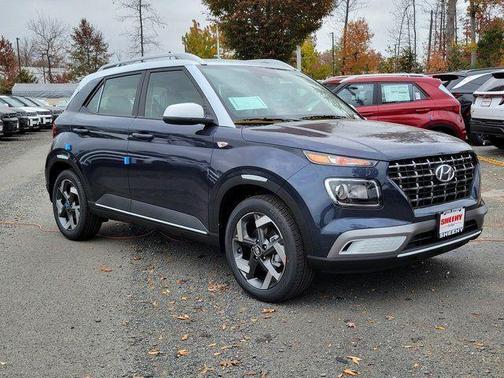 2026 Hyundai VENUE SEL w/Two-Tone Roof