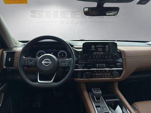 2024 Nissan Pathfinder Platinum FWD