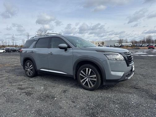 2024 Nissan Pathfinder Platinum FWD