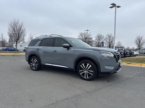 2024 Nissan Pathfinder Platinum FWD