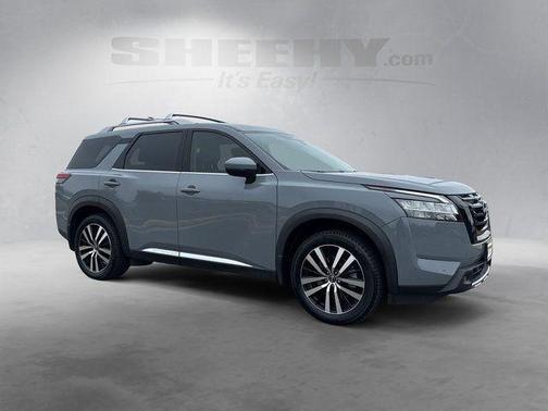 2024 Nissan Pathfinder Platinum FWD
