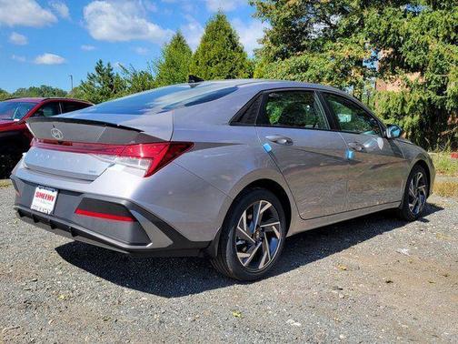 2025 Hyundai ELANTRA HEV SEL Sport