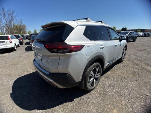 Brilliant Silver Metallic 2021 Nissan Rogue Platinum