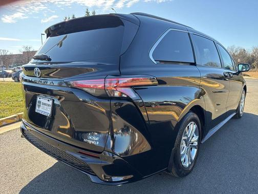2023 Toyota Sienna XSE 7 Passenger
