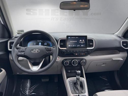 2025 Hyundai VENUE SEL